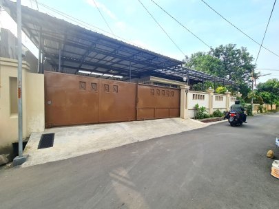 Kost Exclusive Baru Tengah Kota Semarang dekat udinus, parkir luas dan bersih