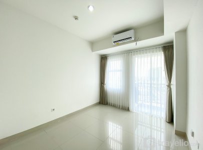 Unfurnished Studio with AC at 11th Floor Thamrin District Bekasi Apartment 