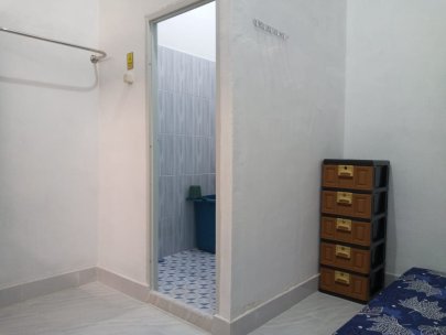 Kost cowok kota baru + wc dalam