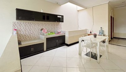 D'Yolland House Manahan Solo - Kost Exclusive Full Furnished dekat Kampus UNS