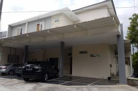 Kost Lesti - Tengah Kota Surabaya