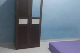 Ada kamar mandi dalam,wc duduk