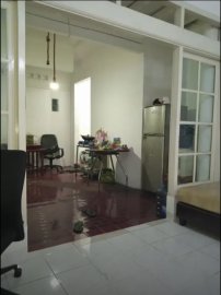 KOST PRIA DALAM RUMAH 