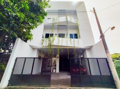 Rony White House Tembalang Semarang - Kost Exclusive dekat Univ. Muhammadiyah Semarang