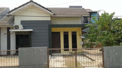 RUMAH DI SEWAKAN PER BULAN, BEBAS BANJIR..COCOK UNTUK RUANG USAHA ..HADAP TIMUR di HOOK