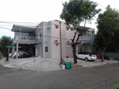 KOST HOKI 31 , Jl Pinus Hijau 3 No. 1, Meadow Green - Lippo Cikarang, Cibatu - Cikarang Selatan