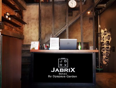 Jabrix Hostel Bandung di daerah TSM