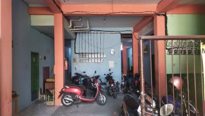 KOS MURAH KAMAR MANDI DALAM UMIK SURYATI