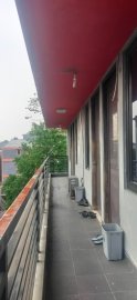 depan kamar balkon