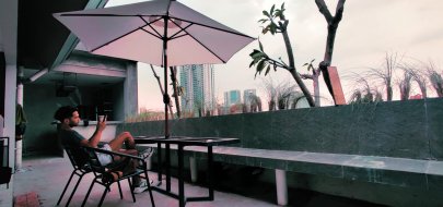 Rooftop Cafa dgn Bar and Kitchen 