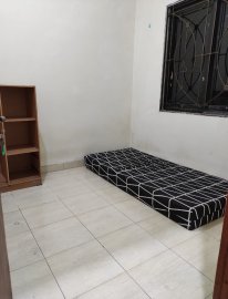 KOST AC DAN NON AC LOKASI STRATEGIS PINGGIR JALAN RAYA JEMBATAN 5