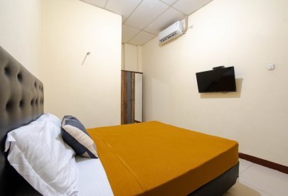 Kost Athena Syahriah Double Bed Dekat Ke Poltekim Tanah tinggi