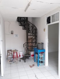 Kost 26 Pembangunan, Pria dan Wanita, Gambir