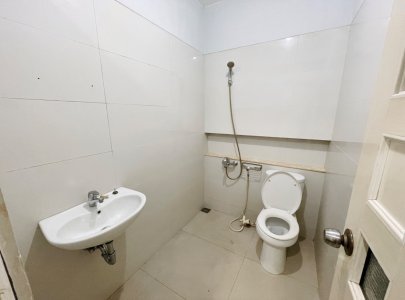 Kontrakan unfurnished 2 lantai Jakarta Barat / karang tengah / Puri Indah / Green Lake City / Meruya