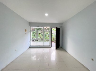 Kontrakan unfurnished 2 lantai Jakarta Barat / karang tengah / Puri Indah / Green Lake City / Meruya